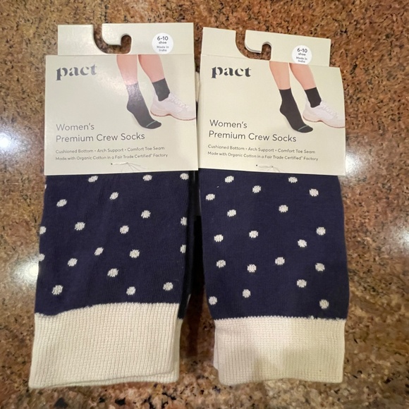 Pact Eclipse Dot Premium Crew Socks Two Pair NWT! Retail: $24 - Picture 3 of 8